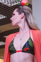 Модель в купальнике на показе CPM 2018