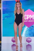 Модель в купальнике на показе CPM 2018