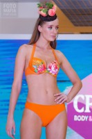 Модель в купальнике на показе CPM 2018