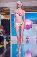 Модель в купальнике на показе CPM 2018