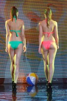 Девушки в бикини на Lingerie Fashion Weekend 2016