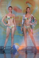 Модель в купальнике Lingerie Fashion Weekend