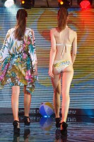 Модель в купальнике Lingerie Fashion Weekend