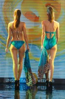 Показ купальников на выставке Lingerie Fashion Weekend