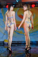 Девушка в бикини на Lingerie Fashion Weekend 2016
