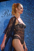 Девушка Lingerie Fashion Weekend 2016