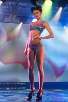 Девушка в нижнем белье Lingerie Fashion Weekend 2016