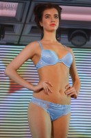 Девушка в нижнем белье Lingerie Fashion Weekend 2016