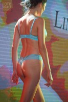 Девушка в нижнем белье Lingerie Fashion Weekend