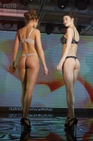 Девушка на показе Lingerie Fashion Weekend