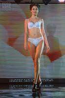 Модель нижнего белья на показе Lingerie Fashion Weekend 2016