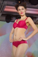 Девушка на выставке Lingerie Fashion Weekend