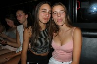 Девочки показывают ахегао