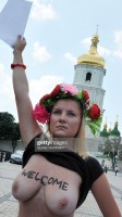 Голый протест участниц Femen