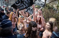 Голый протест Femen