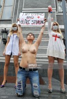 Активистки Femen голые