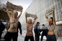 Голый протест Femen