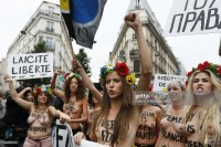 Голый протест Femen