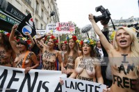 Голый протест Femen