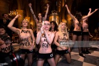 Голый протест Femen