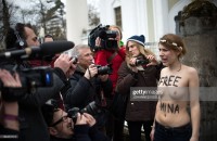 Голый протест активисток Femen