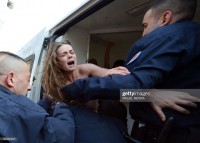 Голые активистки на протесте