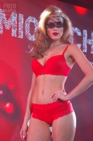 Модель нижнего белья Lingerie Fashion Weekend 2016