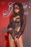 Модель нижнего белья на показе Lingerie Fashion Weekend 2016