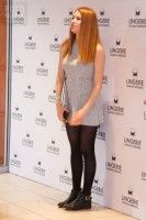 Посетительница выставки Lingerie Fashion Weekend 2016