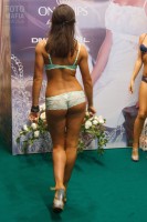 Девушка Dimanche Lingerie на показе