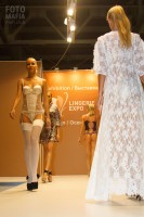 Модель в нижнем белье на выставке Lingerie-Expo 2014