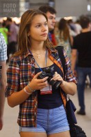 Фотоохота на маленькие шортики на девушке