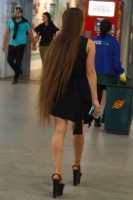 Фотоохота на девушку в мини