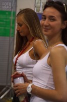 Девушка с большой грудью без лифчика