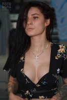 Девушка с большими сиськами и декольте