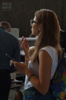 Подглядывание за девушкой в шортиках и колготках