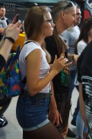 Подглядывание за девушкой в шортиках и колготках