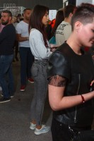 Фотоохота на круглую попку в джинсах
