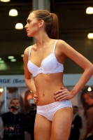 модель на показе Lingerie-Expo