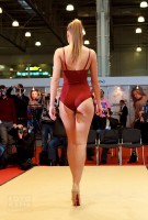 девушка в нижнем белье на выставке Lingerie-Expo 2014