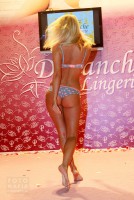 нижнее бельё на девушке Lingerie-Expo 2014