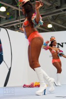 девушка бразильянка танцует