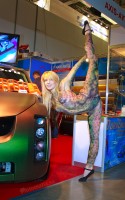 Полина Культ гимнастка бодиарт на выставке mims 2011