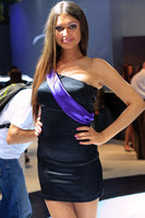 девушка в коротком платье Infiniti ММАС 2010
