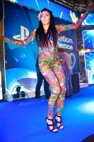 девушка go-go танцует на игромире 2011