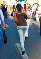 фотоохота на девушку в обтягивающих джинсах