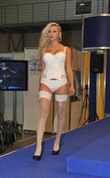 Kyiv Fashion 2010 - девушка в белом и чулках