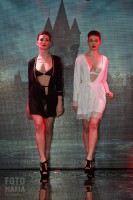 Модели в нижнем белье на показе Lingerie Show-Forum