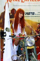 рыжая девушка jim beam на выставке мото парк 2012