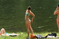 Девушки в купальниках
